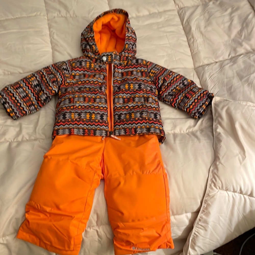 Snow set pants (overalls) and jacket! Only used once. Great quality/condition.